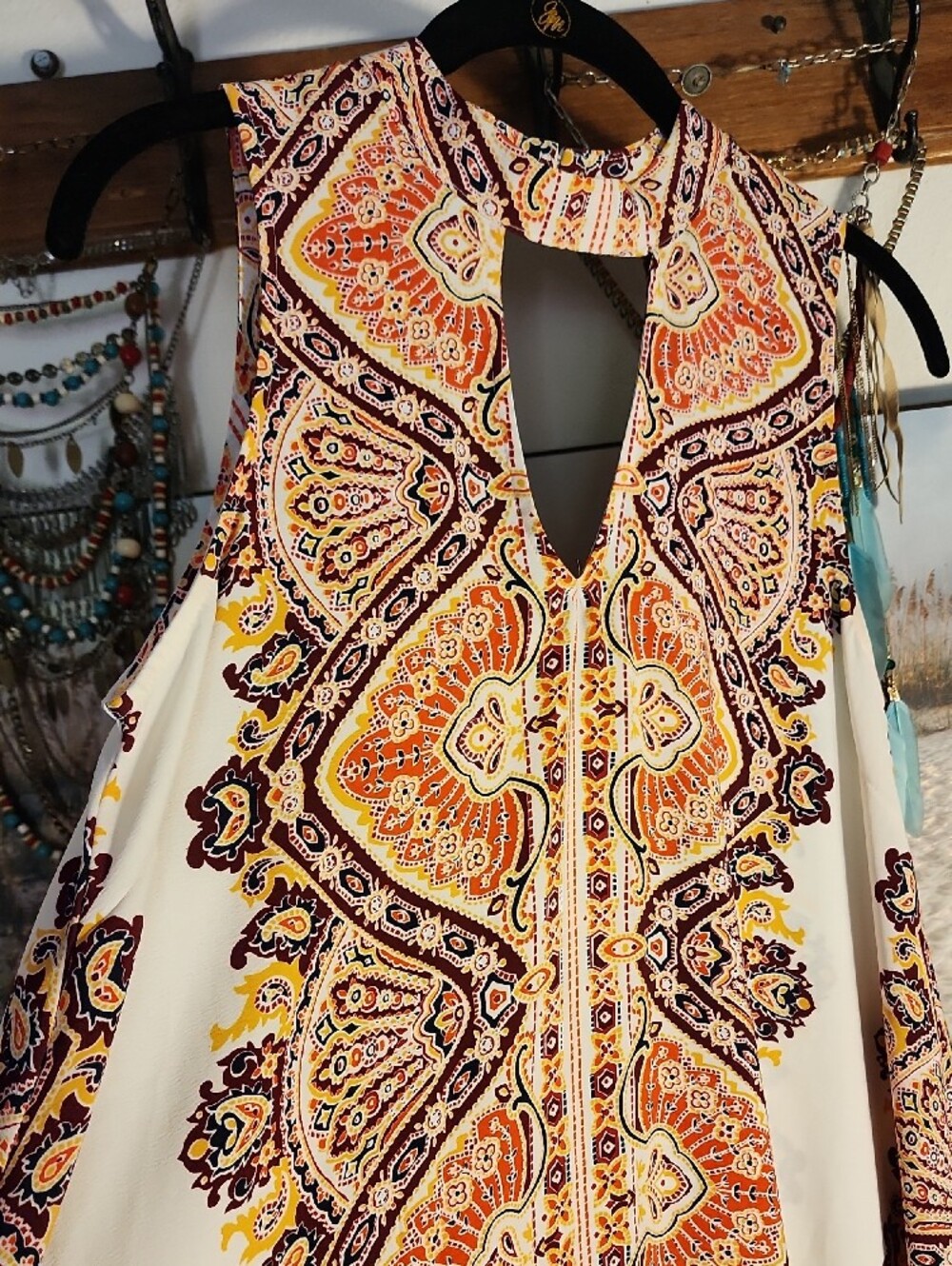 Peach Paisley Sleeveless Midi Dress - Picture 2 of 8